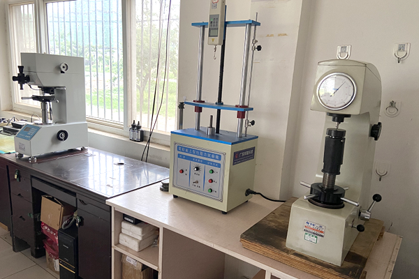 維氏，洛氏 硬度計